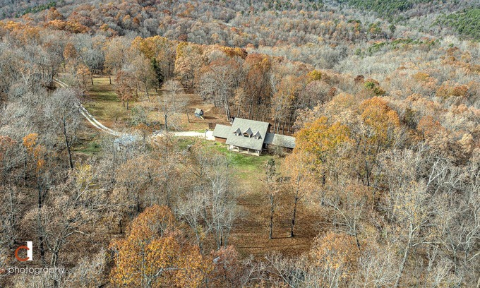 Madison County House | Secluded Family Getaway