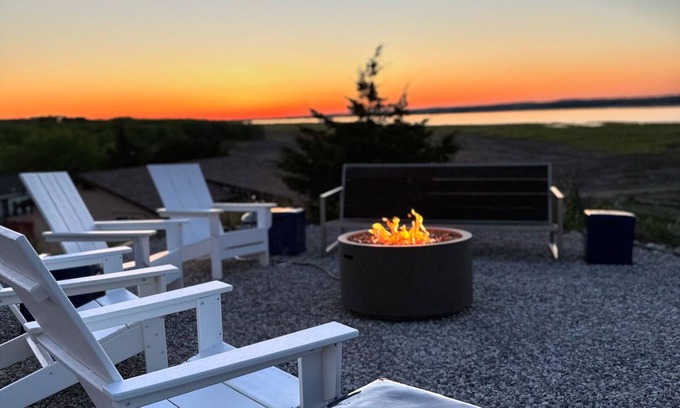 Brule House | Secluded Family Oasis Next To Bayside Golf w/Deck & Unreal Sunset Views!