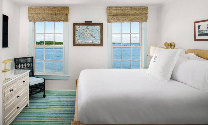 Shelter Island Heights House | Secluded Hideaway in 2 Waterview Rooms! Outdoor Pool, Bicycles & Stunning Views