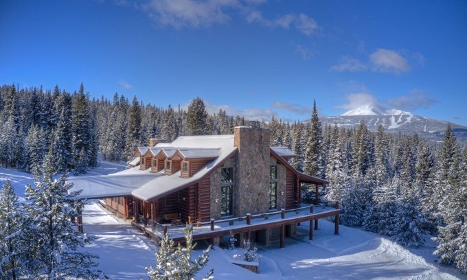 Gallatin Gateway House | Secluded home w/exceptional views, hot tub, game room, close to Big Sky Resort - Special K Lodge