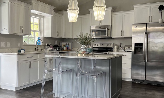 Arcadia House | Secluded Huge pool/hot tub updated/gorgeous home