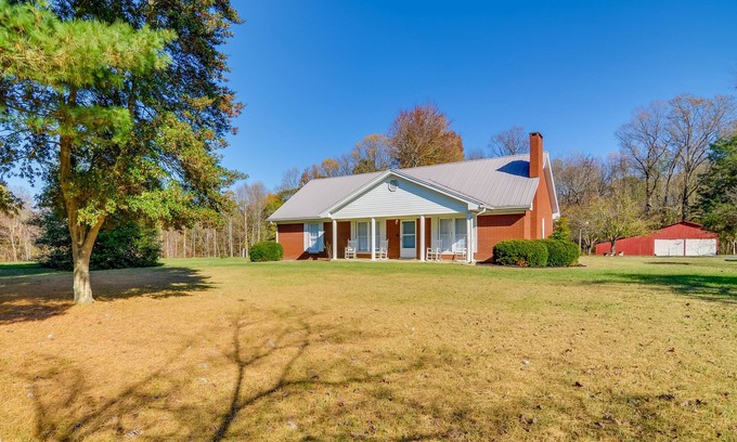 Jamestown House | Secluded Jamestown Home ~ 5 Mi to Lake Cumberland!