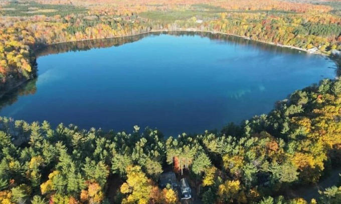 Wolverine House | Secluded Lakefront Home- Winter Wonderland & Summer All-Sports Getaway!