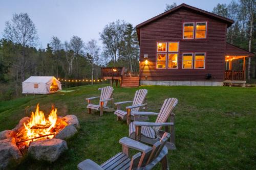 Elizabethtown House | Secluded Lodge - Hot Tub, Views, Arcade