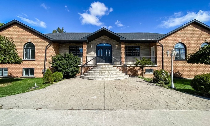 Hamilton Other | Secluded Luxury on 52 Acres