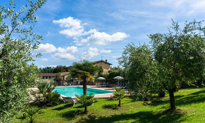 Ramazzano House | Secluded Mansion in Perugia with Hot Tub
