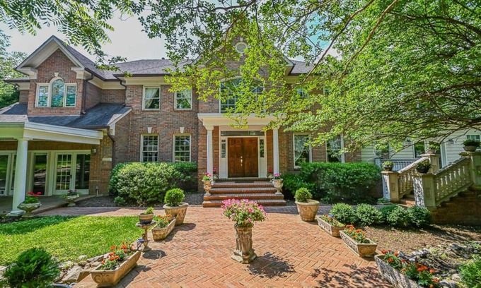 McLean House | Secluded mansion on 2 acres