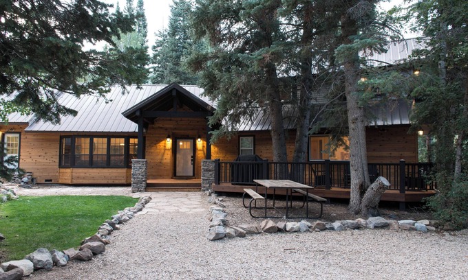 Midway Cabin | Secluded Midway Mountain Cabin near Park City, Golf & Snow Sports-7 bdrm/4ba