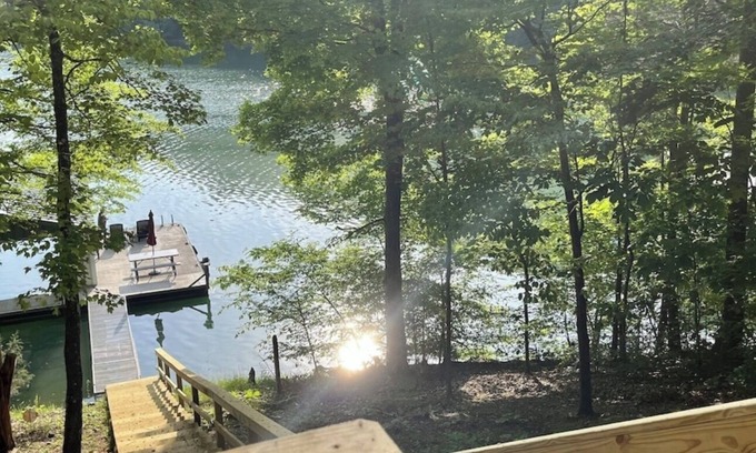 Flat Hollow Marina House | Secluded No Wake Cove - Private Covered Dock-Screened Porch-Kayaks