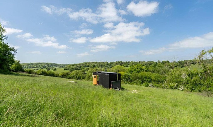 Denton House | Secluded Offgrid Cabin w/Sunset View & Fireplace