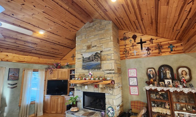 Comfort House | Secluded pet friendly hill country home on 7 acres.