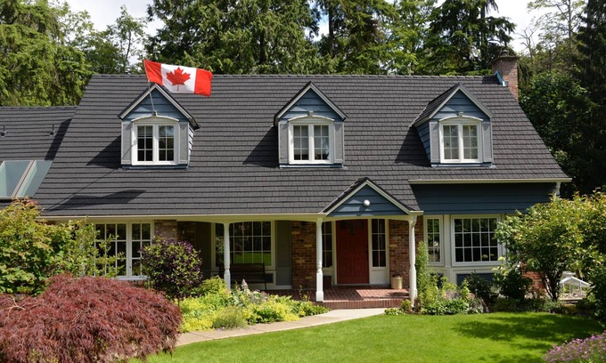 West Vancouver House | Secluded private location on a creek close to amenities, mountains and ocean.
