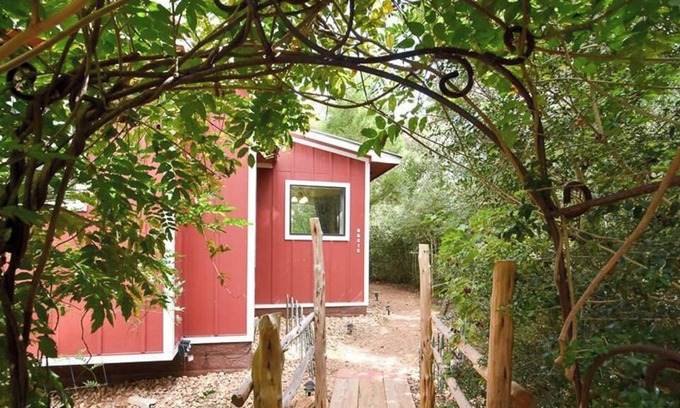 Brenham Cabin | Secluded Romantic Oasis Cabin with Private Hot Tub at Scenic Hill Retreat