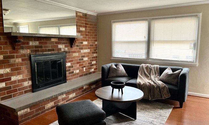 Dale City House | Secluded Sanctuary: Your Perfect Single-Family Escape Awaits!