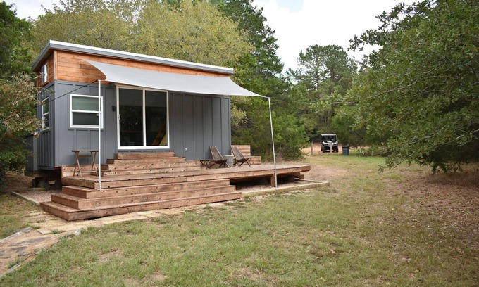 Paige Cabin | Secluded Tiny Cabin with firepit, stargaze and hike