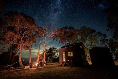 Metcalfe House | Secluded Tiny Home with Wild Yoga Retreat near Malmsbury, Macedon Ranges Victoria