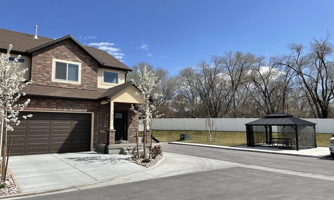 Midvale House | Secluded townhome midway between downtown & skiing; min from shops, & dining