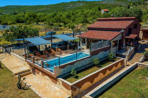 Lecevica House | Secluded villa with a private pool near Split and Sibenik