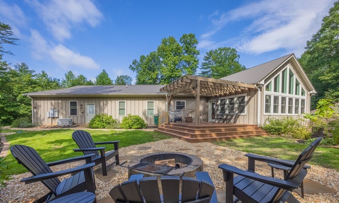 Demorest House | Secluded waterfront paradise on 56 beautiful wooded acres!