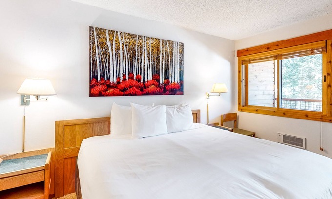 Tahoe Woods Apartment | Second-level studio with mountain views - pool & covered balcony