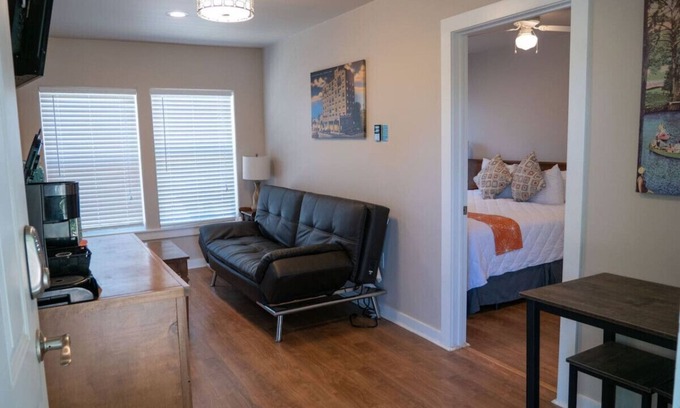Kerrville Cabin | Second Story River View Deluxe King Suite #7
