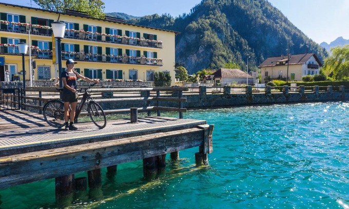 Weissenbach am Attersee Hotel | See-Hotel Post am Attersee