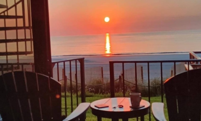 Sawgrass Condo | See, smell, hear, and feel the ocean in your backyard, just 10 steps away! 🌺