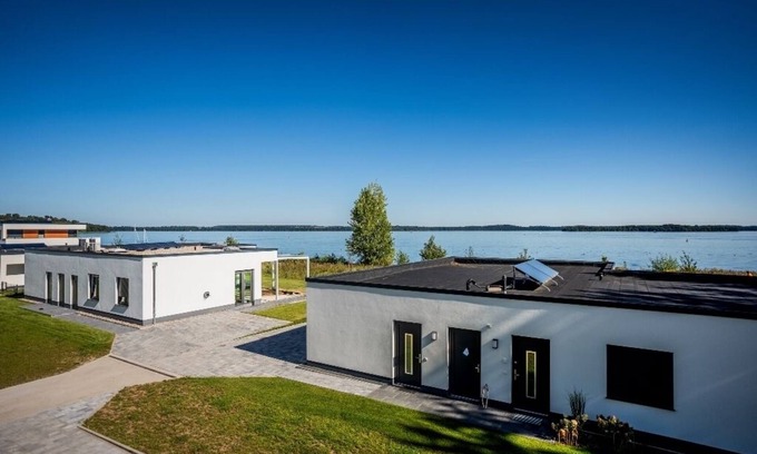 Schwerin Apartment | Seeblick mit Stilvoller Einrichtung