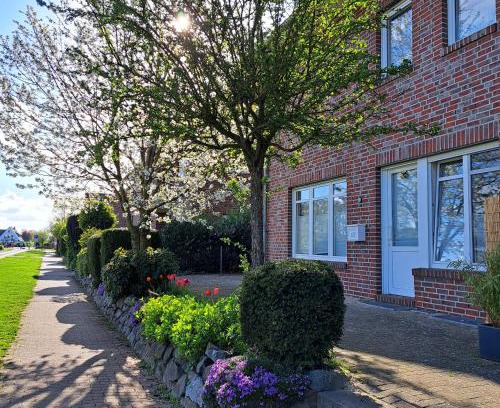Lembruch Apartment | Seeliebe, 300 Meter zum Wasser, mit Terrasse und Garten