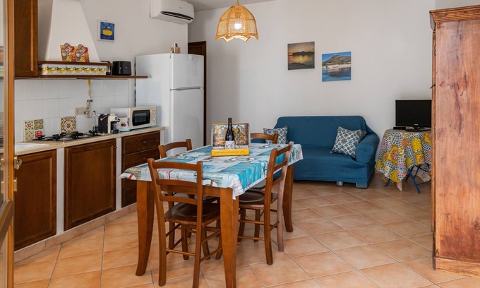 Favignana Apartment | SEGESTA Apt: Mediterranean-style in the center of Favignana, 300m from Sea