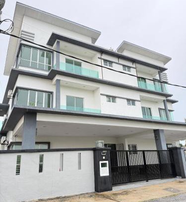 Sekinchan Villa | Sekinchan 2008 Homestay KaraokeBBQ 20pax 三层简约风名宿