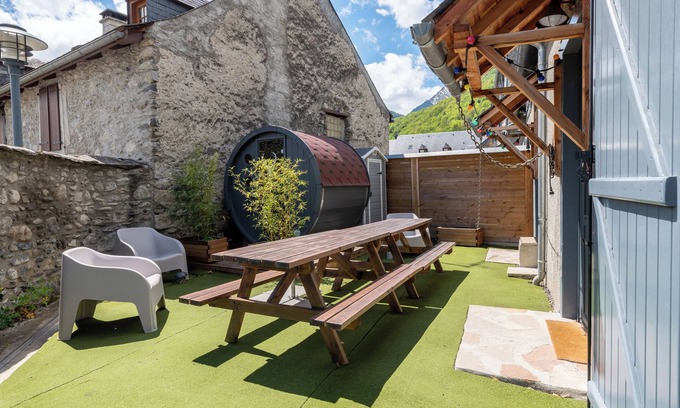 Vignec Ski Chalet | Self catering accomodation KasaLodge St Lary Vignec, pets allowed, Sauna