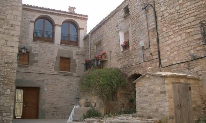 Montfalco Murallat Cottage | Self catering Cal Gomà for 14 people
