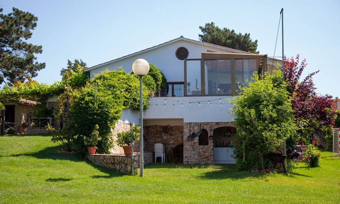 Vidreres Cottage | Self catering Can Bernadí for 20 people