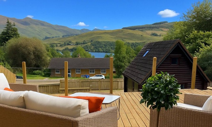 Lochearnhead Ski Chalet | Self catering holiday chalet In Lochearnhead, mountain views, loch and local pub