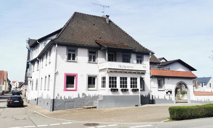 Ringsheim Hotel | Self CheckIn Hotel Heckenrose Lorin