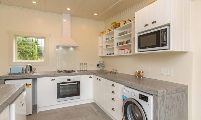 Lower Hutt Other | Self contained farm-stay cottage, rural location - Whitemans Valley, Hutt Valley