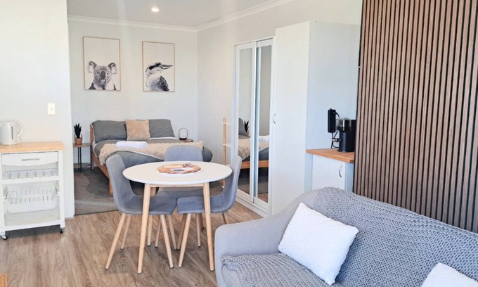 Vasse House | Self-Contained Studio in Kealy, Vasse – Private, Modern & Central- Vasse Apartment
