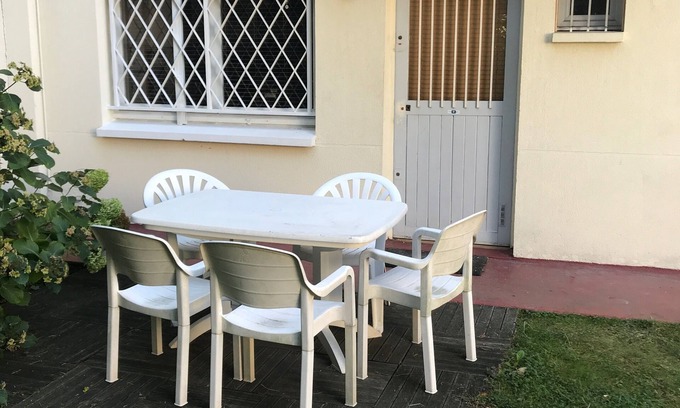 Meudon Apartment | Self-contained studio in Sèvres close to Paris