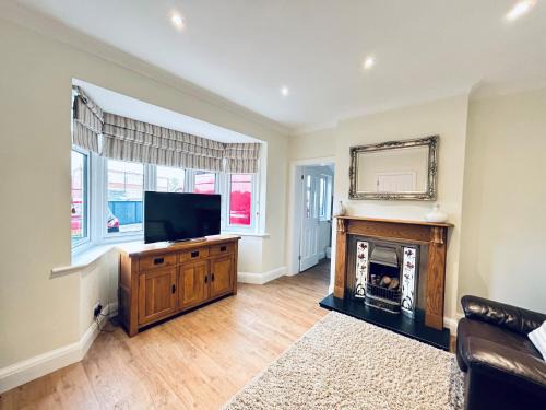 Sutton West Apartment | Self-contained Suite inside the House