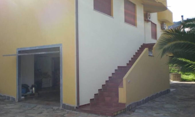 Teulada House | semi-detached villa with garden, center, quiet area, panoramic, air-conditioned
