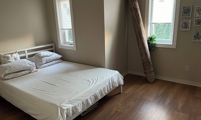 Churchill Meadows House | Semi house n3bedroom upstairs 2 bathroom nOne bedroom bathroom in the basement