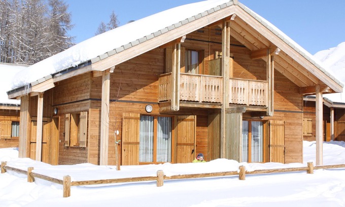 Saint-Etienne-en-Devoluy Ski Chalet | SEMI-INDIVIDUAL CHALET 5/7 SLEEPING WITH POOL AND SAUNA