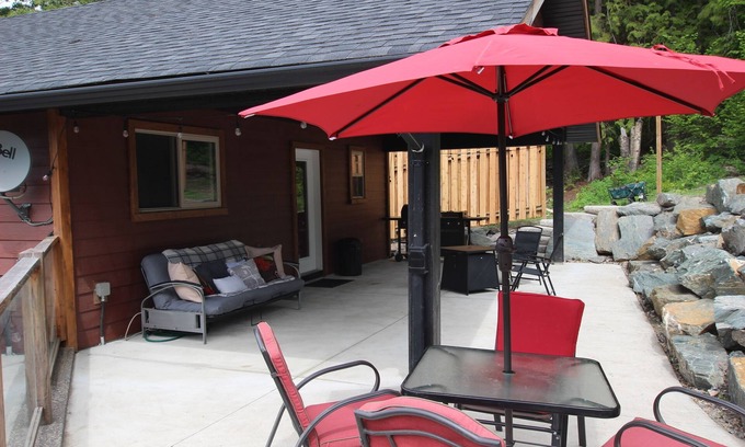 Blind Bay House | Semi Lakefront 2 Bedroom Private Suite