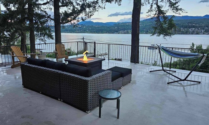 Blind Bay House | Semi Lakefront Home with Buoy/beach access Blind Bay
