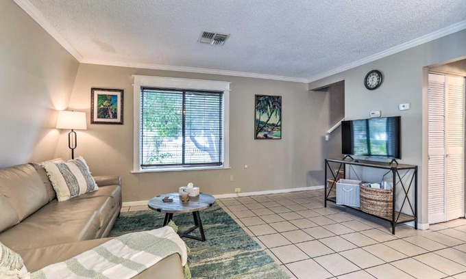 Seminole House | Seminole Townhome Easy Access to Beaches!
