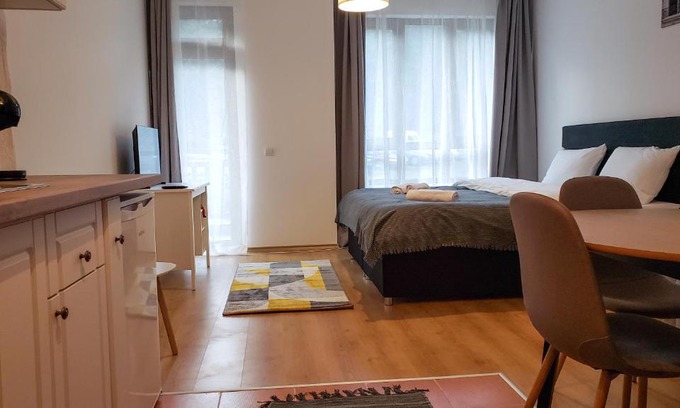 Samokov Apartment | Semiramida Gardens Apartments