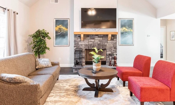 Senoia House | Senoia Secluded Retreat/Master Suite on Main Floor