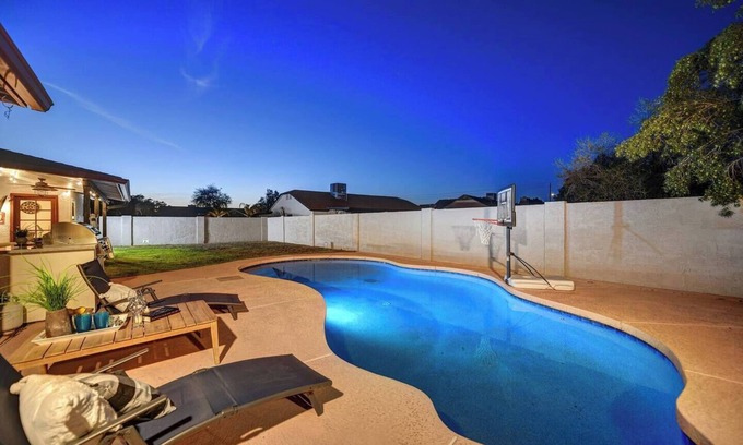 Glendale House | Sensational Glendale home w/FREE Heated Pool!