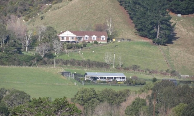 Upper Hutt Other | Sensational views in quiet country setting